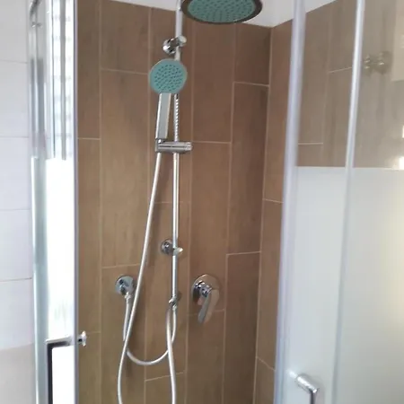 La Casa Nel 2 בית הארחה 2*